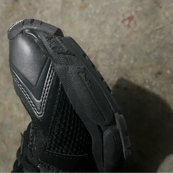 All black balenciaga runners
8/10 condition
dm for more questions 
new to this - Picture 5 of 6